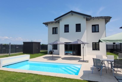 Wunderschönes Einfamilienhaus am Stadtrand inklusive Pool