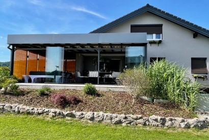 Traumhaftes EFH mit Pool und Garage auf großem Grundstück
